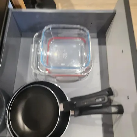 Suite R&B Avec Terrasse -5 Mins Gare - Rue Calme Dans Centre Ville * Charleville-Mézières