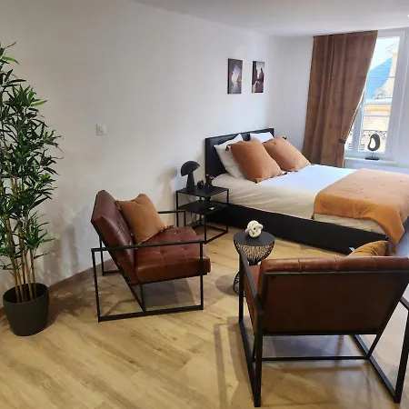 Suite R&B Avec Terrasse -5 Mins Gare - Rue Calme Dans Centre Ville Lägenhet Charleville-Mézières