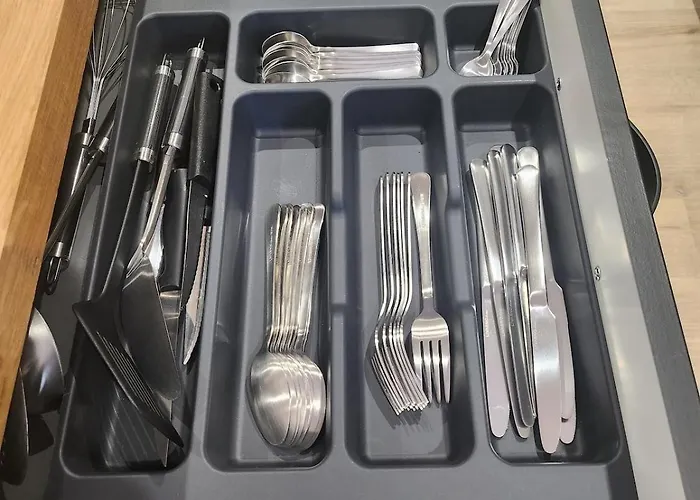 R&b Avec Terrasse -5 Mins Gare - Rue Calme Dans Centre Charleville-Mézières