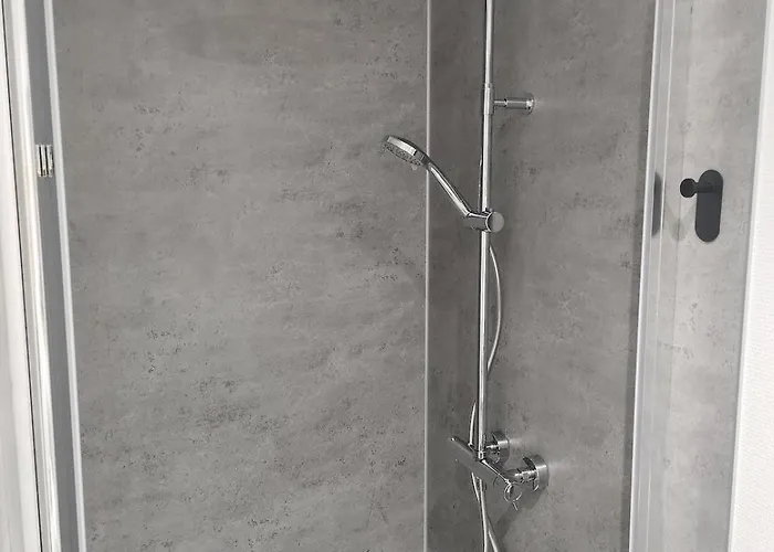 R&b Avec Terrasse -5 Mins Gare - Rue Calme Dans Centre Appartement *