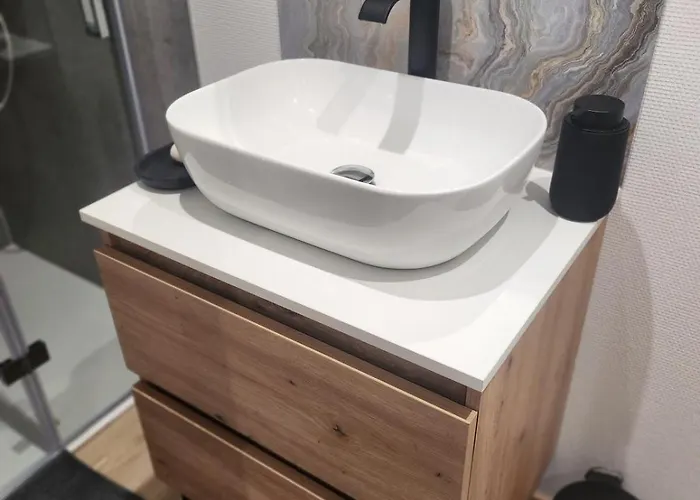 Appartement R&b Avec Terrasse -5 Mins Gare - Rue Calme Dans Centre