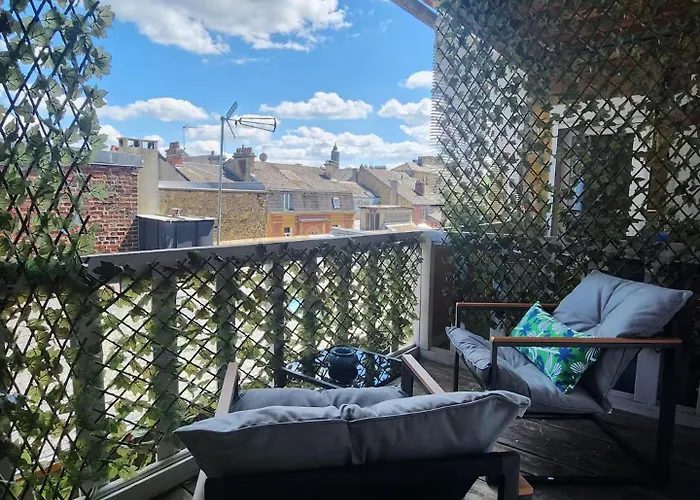 R&b Avec Terrasse -5 Mins Gare - Rue Calme Dans Centre * Charleville-Mézières